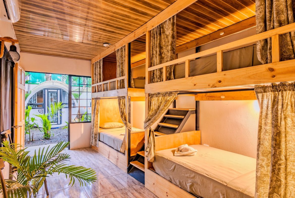 HOTEL PROPERTY WITH TWENTY TWO BEDS, IN BAHIA BALLENA CENTER – 0.24 ACRES