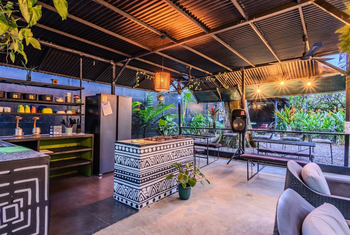 HOTEL PROPERTY WITH TWENTY TWO BEDS, IN BAHIA BALLENA CENTER – 0.24 ACRES