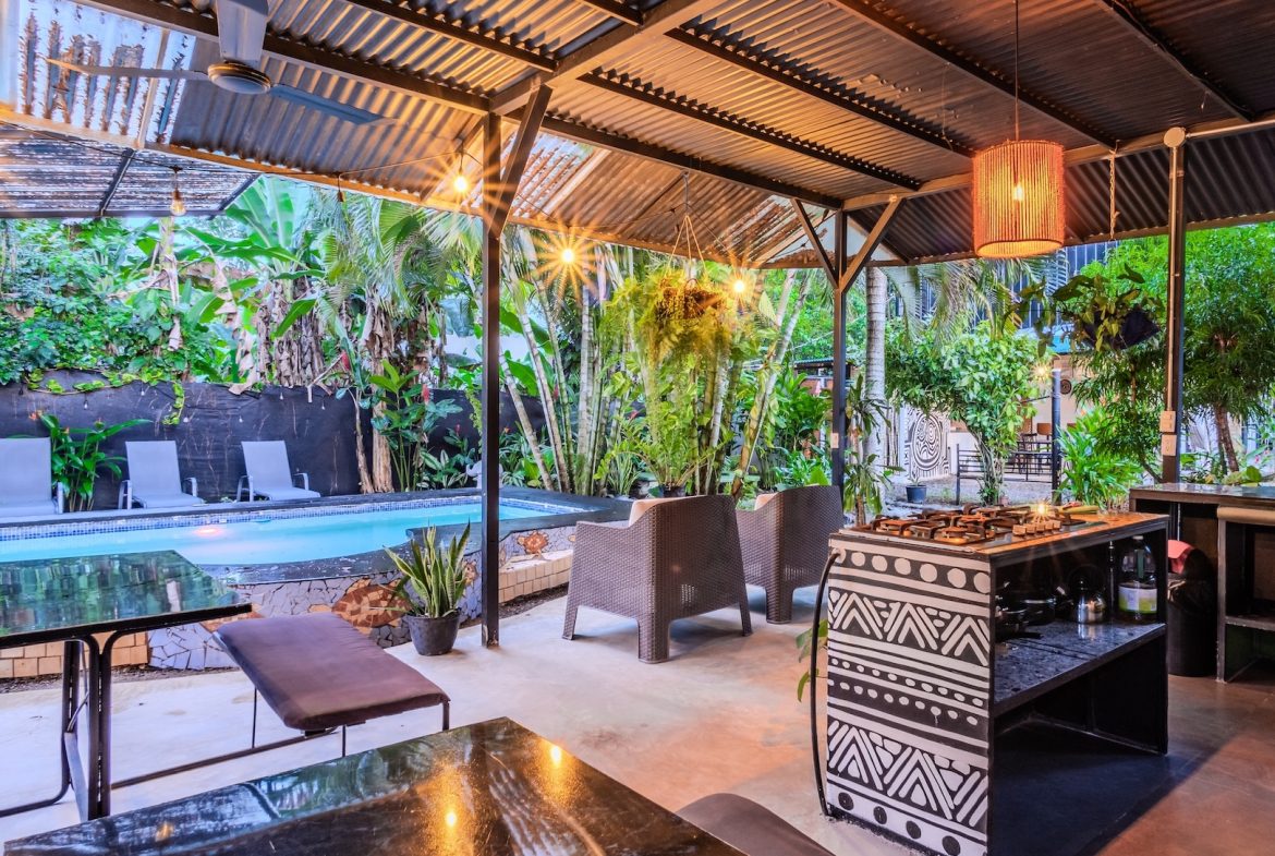 HOTEL PROPERTY WITH TWENTY TWO BEDS, IN BAHIA BALLENA CENTER – 0.24 ACRES