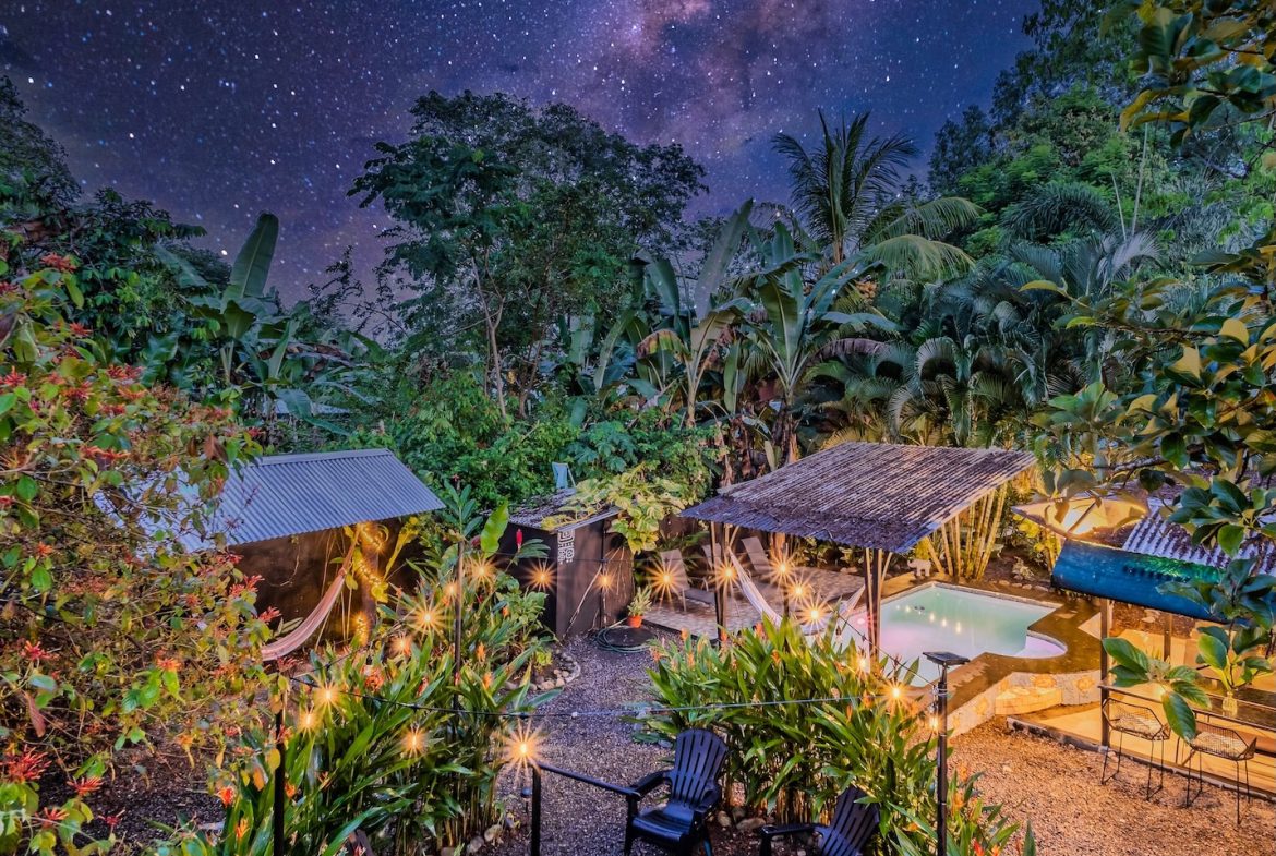 HOTEL PROPERTY WITH TWENTY TWO BEDS, IN BAHIA BALLENA CENTER – 0.24 ACRES
