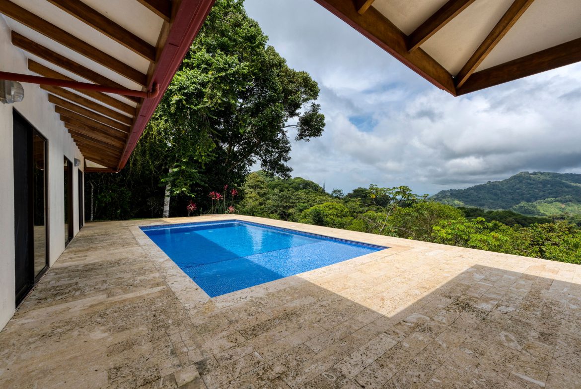 OCEAN AND MOUNTAIN VIEW 3 BEDROOM HOME WITH POOL IN LAGUNAS