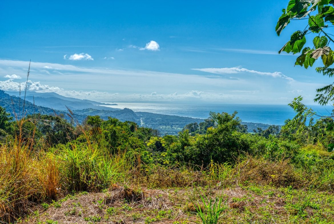BUILDING PROPERTY WITH PANORAMIC VIEWS OF THE VALLEY, IN PORTALON – 1.14 ACRES