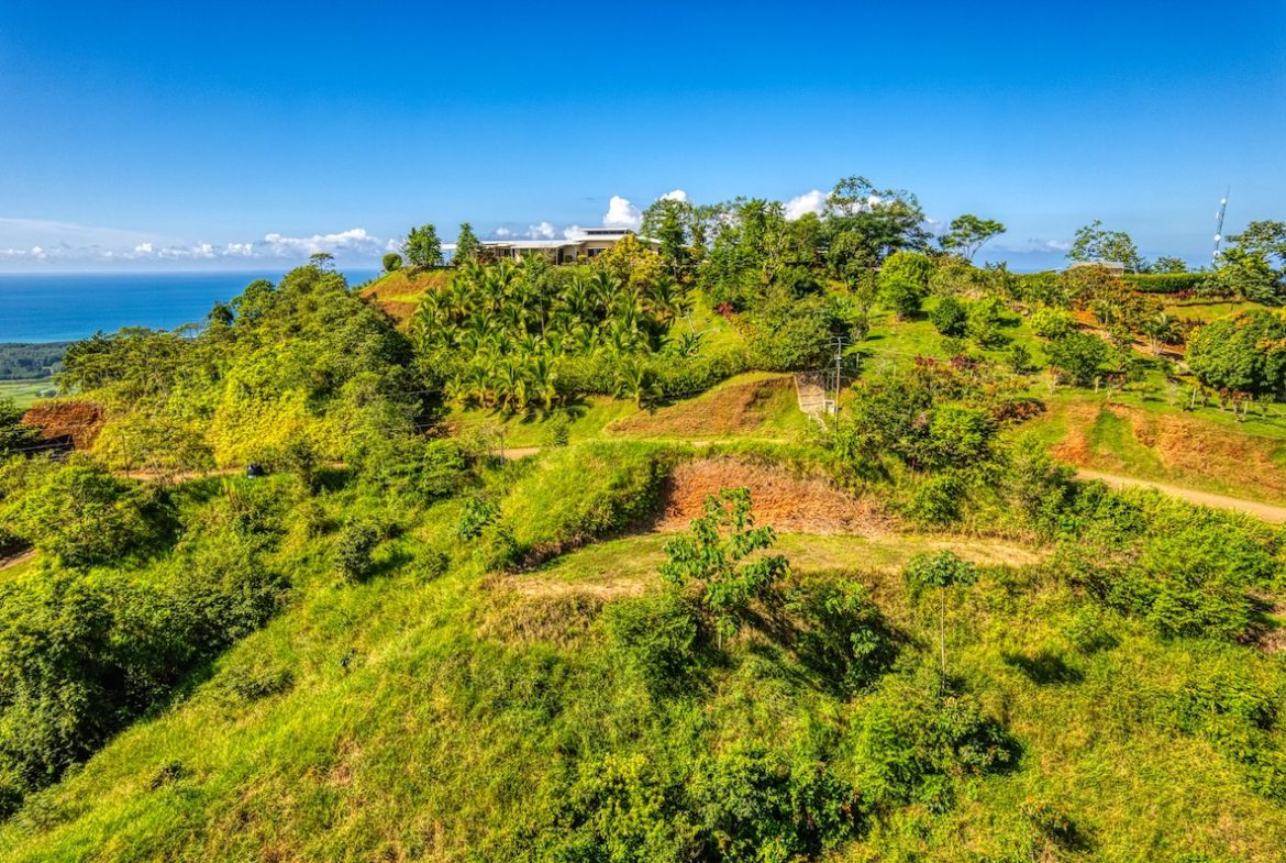 BUILDING PROPERTY WITH PANORAMIC VIEWS OF THE VALLEY, IN PORTALON – 1.14 ACRES