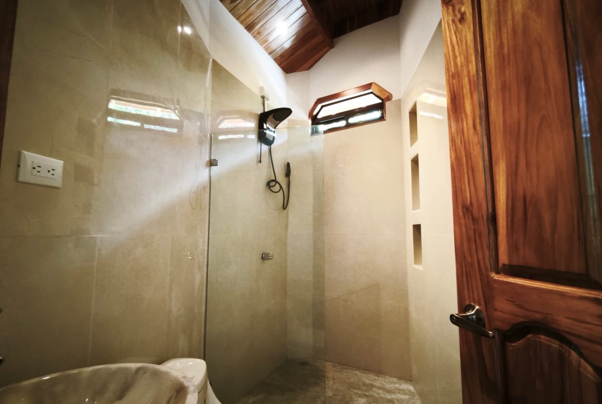 Teak Luxury 5-beds Home in the Mountains of Las Tumbas – 0.45 ACRES