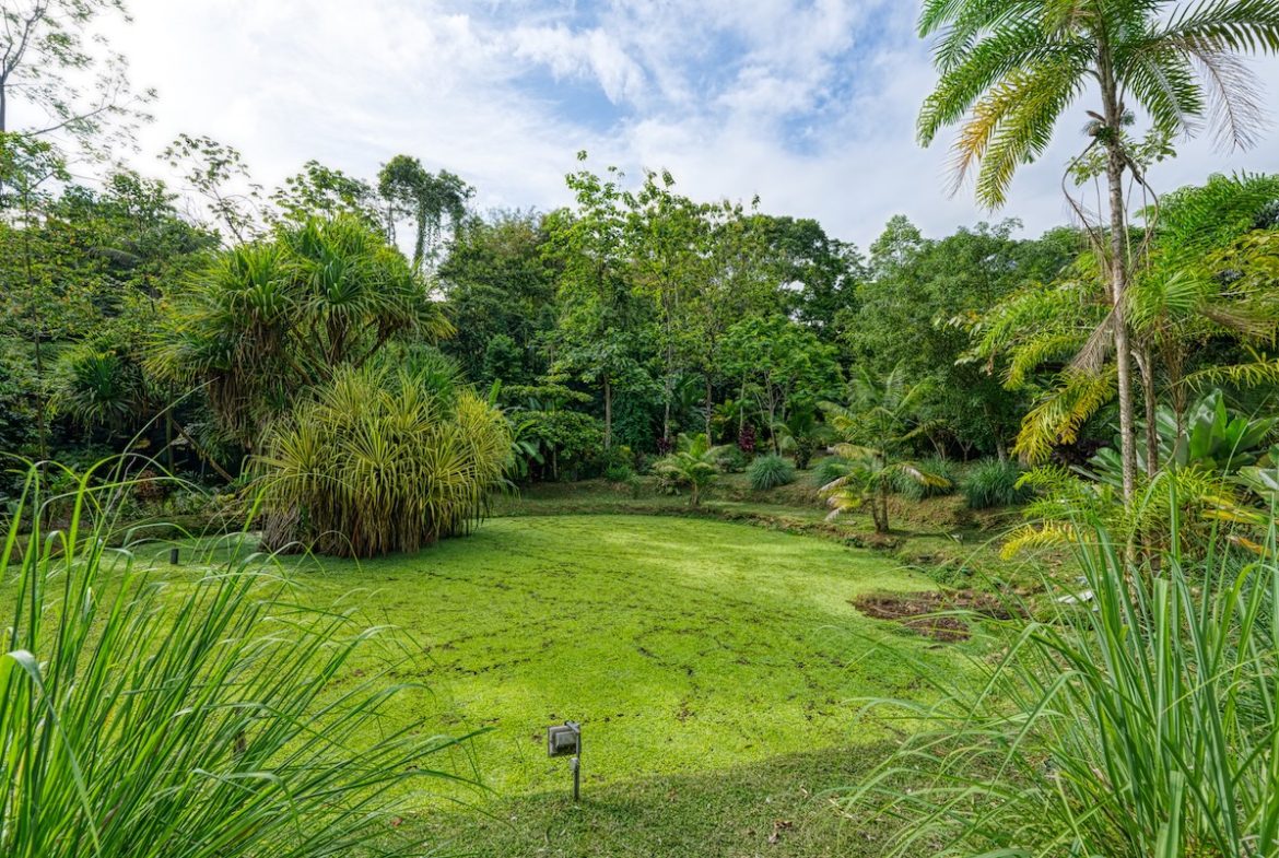 COMMERCIAL HOTEL PROPERTY WITH SIXTEEN BEDROOMS, IN LA TUMBAS TINAMASTES – 62 ACRES