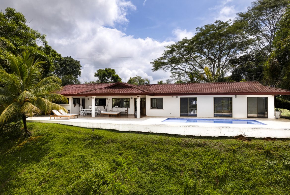 OCEAN AND MOUNTAIN VIEW 3 BEDROOM HOME WITH POOL IN LAGUNAS, Uvita, Costa Rica — photo 2