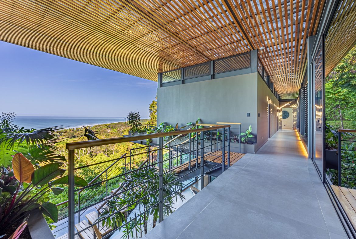 LUXURY PROPERTY WITH FIVE BEDROOM WITH A PANORAMIC VIEWS OF THE SUNSET AND OCEAN CASCADA DE LUZ, IN DOMIICALITO – 1.23 ACRES