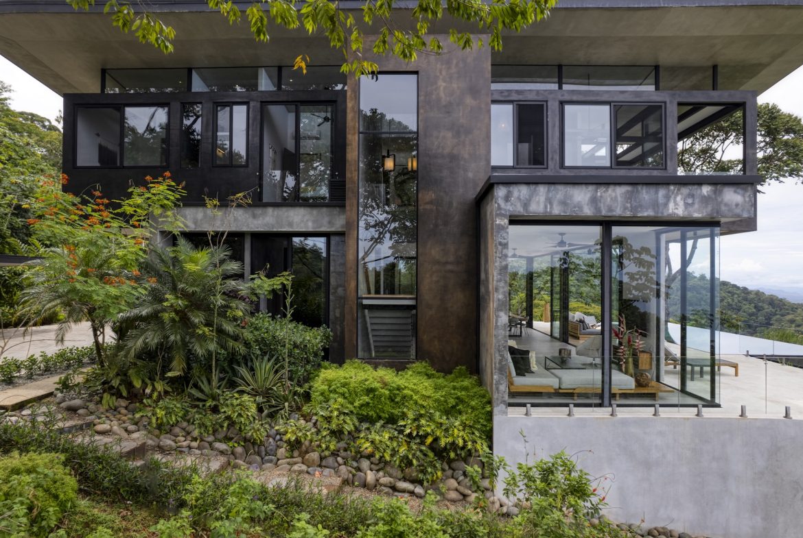 LUXURY PROPERTY WITH PANORAMIC VIEWS OF THE VALLEY AND OCEAN, IN COSTA VERDE – 4.13 ACRES, Uvita, Costa Rica — photo 4