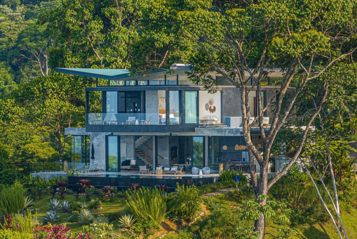 LUXURY PROPERTY WITH PANORAMIC VIEWS OF THE VALLEY AND OCEAN, IN COSTA VERDE – 4.13 ACRES, Uvita, Costa Rica — photo 2