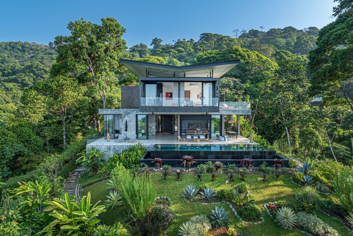 LUXURY PROPERTY WITH PANORAMIC VIEWS OF THE VALLEY AND OCEAN, IN COSTA VERDE – 4.13 ACRES, Uvita, Costa Rica — photo 3