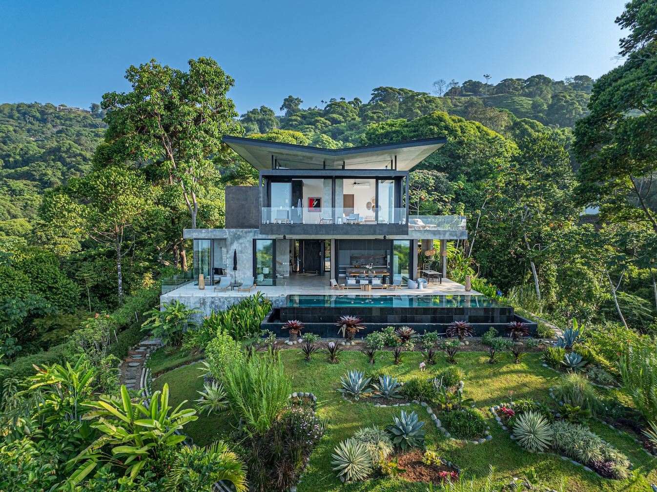 costa-rica-dominical-uvita-exterior-pool-home