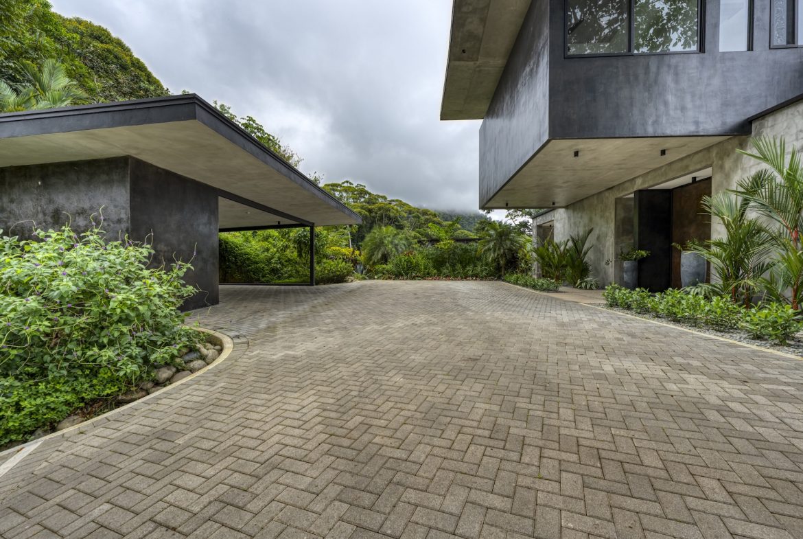 LUXURY PROPERTY WITH PANORAMIC VIEWS OF THE VALLEY AND OCEAN, IN COSTA VERDE – 4.13 ACRES, Uvita, Costa Rica — photo 7