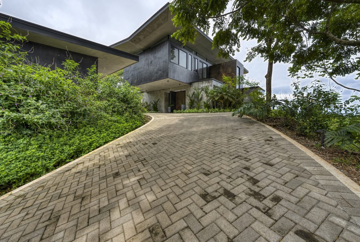 LUXURY PROPERTY WITH PANORAMIC VIEWS OF THE VALLEY AND OCEAN, IN COSTA VERDE – 4.13 ACRES, Uvita, Costa Rica — photo 6