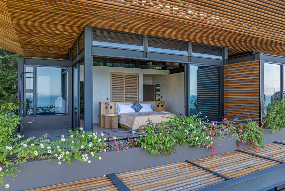 LUXURY PROPERTY WITH FIVE BEDROOM WITH A PANORAMIC VIEWS OF THE SUNSET AND OCEAN CASCADA DE LUZ, IN DOMIICALITO – 1.23 ACRES