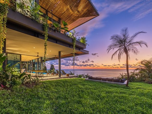 LUXURY PROPERTY WITH FIVE BEDROOM WITH A PANORAMIC VIEWS OF THE SUNSET AND OCEAN CASCADA DE LUZ, IN DOMIICALITO – 1.23 ACRES, Dominicalito, Costa Rica — photo 2