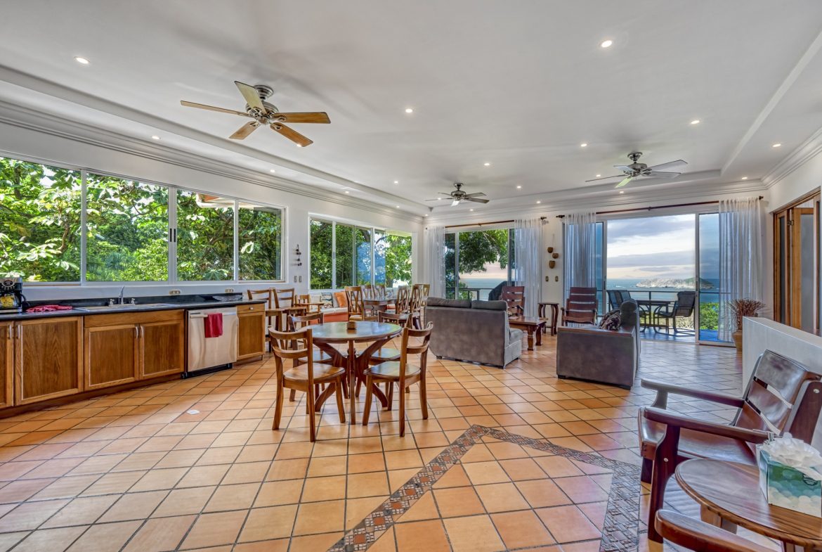LUXURY PROPERTY WITH FOUR BEDROOMS AND OCEAN VIEWS – 0.26 ACRES, Uvita, Costa Rica — photo 8