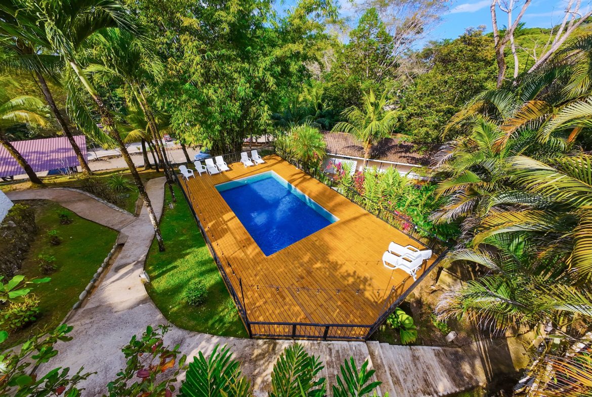 HOTEL PROPERTY WITH TEN BEDROOMS NEAR TO THE BEACH, IN OJOCHAL – 1.5 ACRES