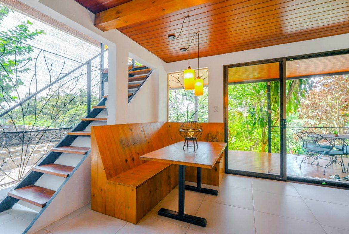 HOTEL PROPERTY WITH TEN BEDROOMS NEAR TO THE BEACH, IN OJOCHAL – 1.5 ACRES
