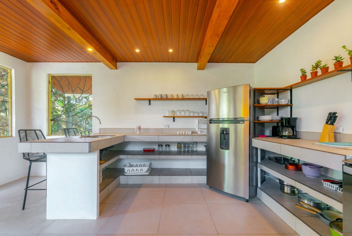 HOTEL PROPERTY WITH TEN BEDROOMS NEAR TO THE BEACH, IN OJOCHAL – 1.5 ACRES