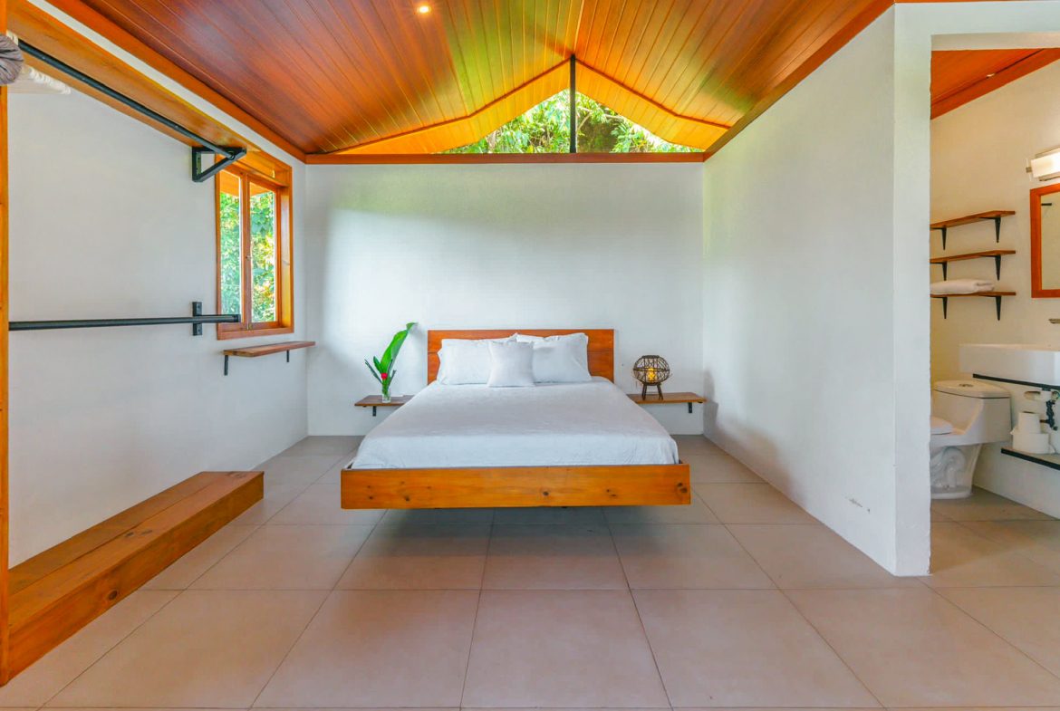 HOTEL PROPERTY WITH TEN BEDROOMS NEAR TO THE BEACH, IN OJOCHAL – 1.5 ACRES