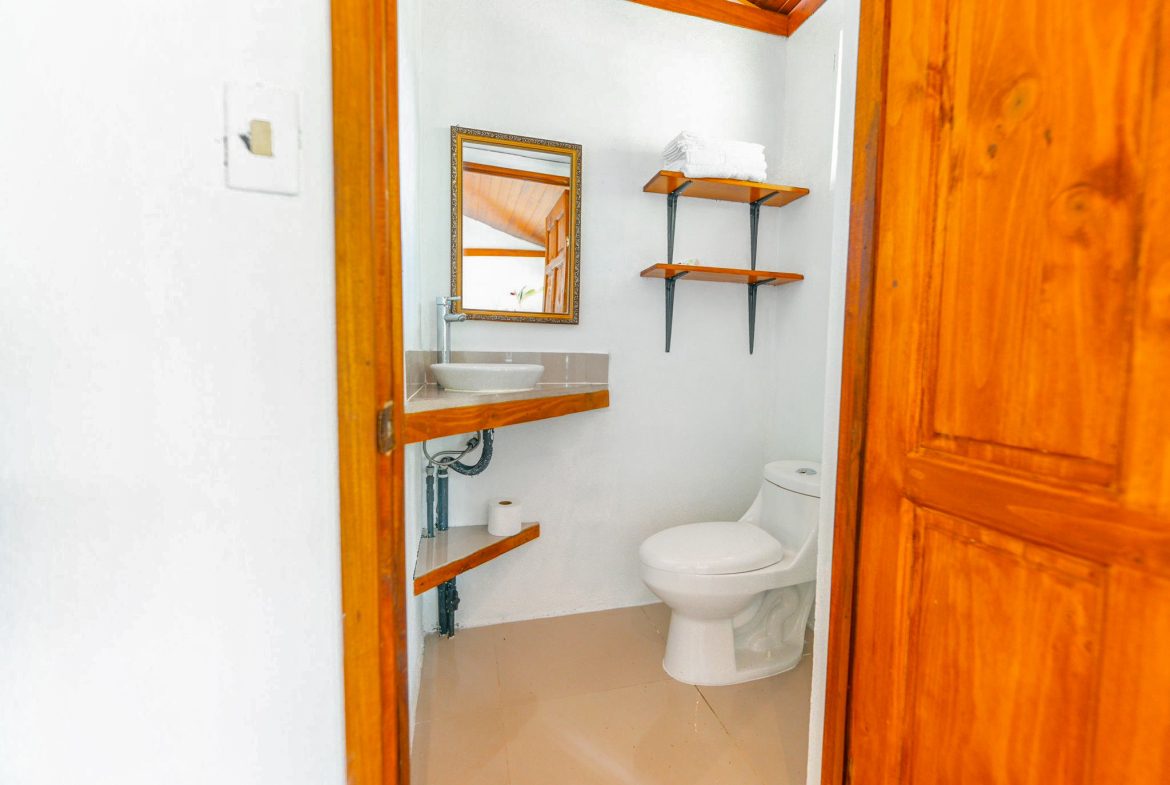 HOTEL PROPERTY WITH TEN BEDROOMS NEAR TO THE BEACH, IN OJOCHAL – 1.5 ACRES