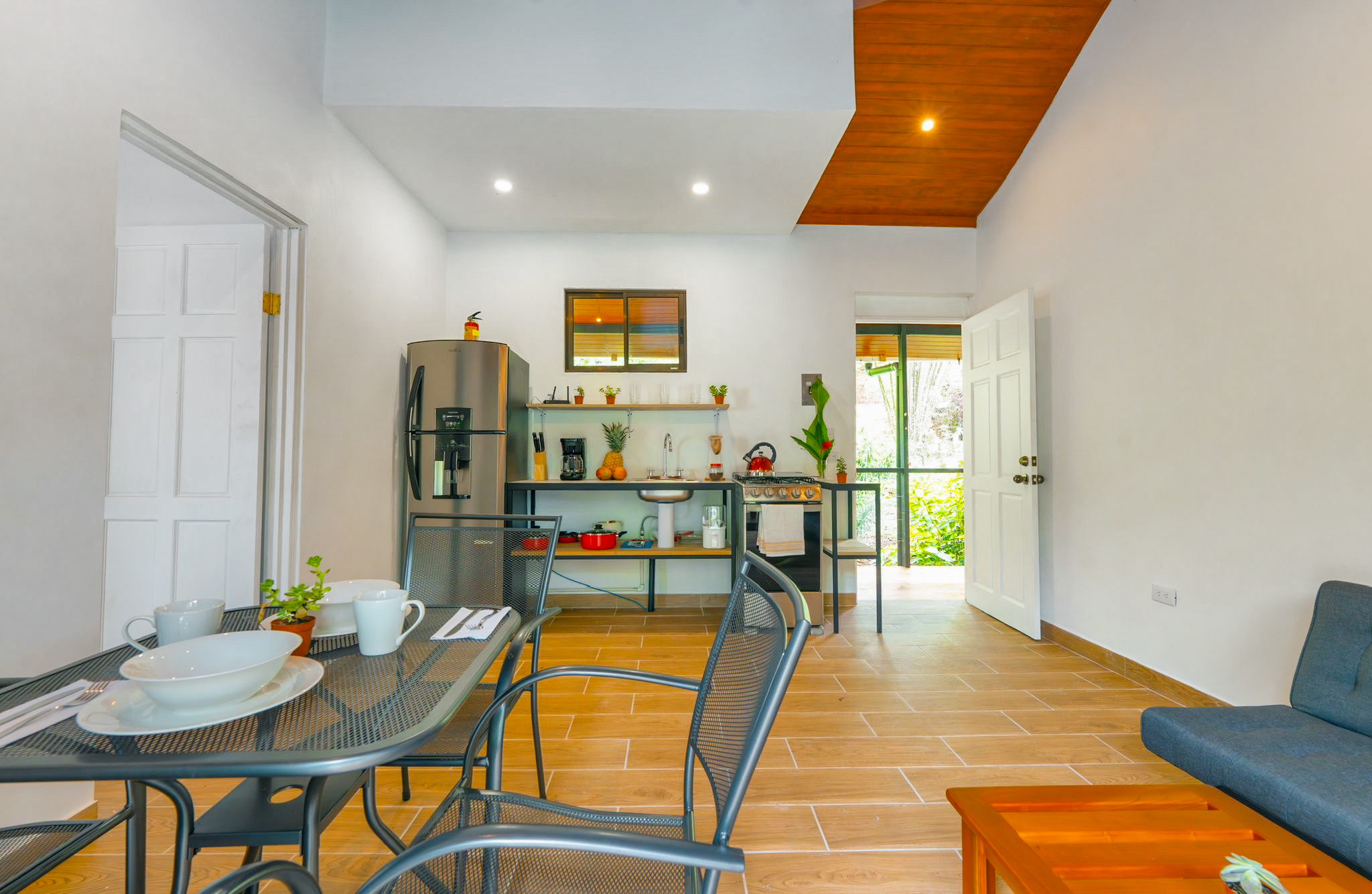 03 Three 1 bedrooms(6)