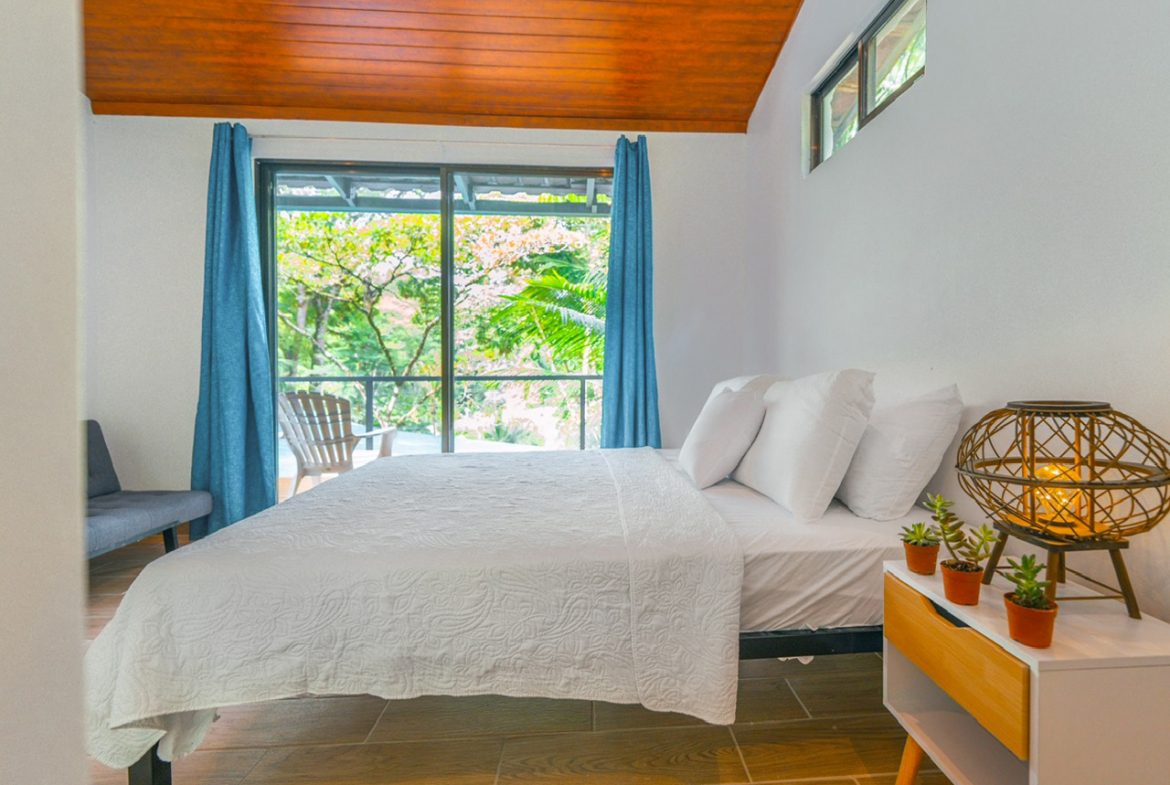 HOTEL PROPERTY WITH TEN BEDROOMS NEAR TO THE BEACH, IN OJOCHAL – 1.5 ACRES