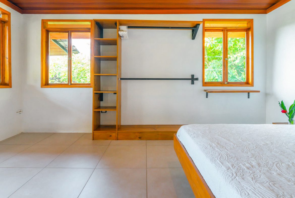 HOTEL PROPERTY WITH TEN BEDROOMS NEAR TO THE BEACH, IN OJOCHAL – 1.5 ACRES