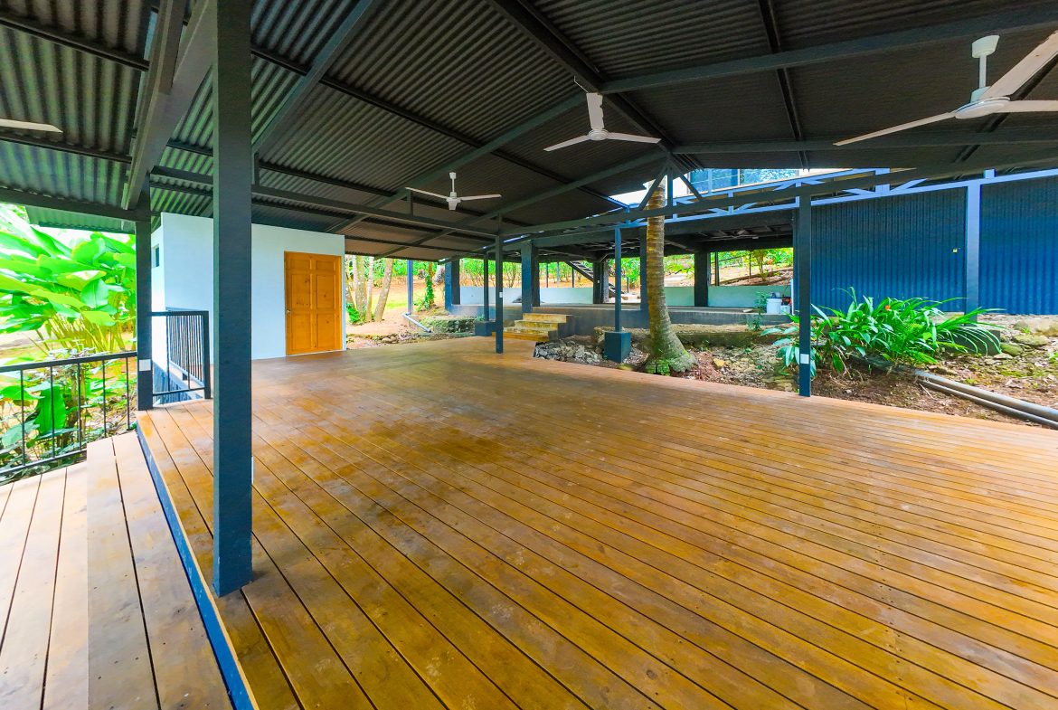 HOTEL PROPERTY WITH TEN BEDROOMS NEAR TO THE BEACH, IN OJOCHAL – 1.5 ACRES