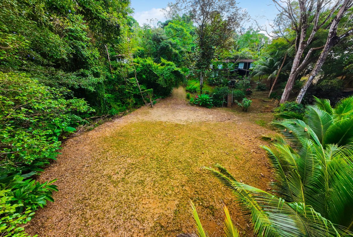 HOTEL PROPERTY WITH TEN BEDROOMS NEAR TO THE BEACH, IN OJOCHAL – 1.5 ACRES