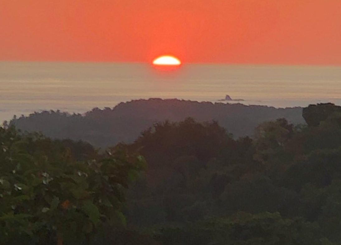 BUILDING PROPERTY WITH MOUNTAIN VIEWS, IN LA COLONIA UVITA – 0.51 ACRES