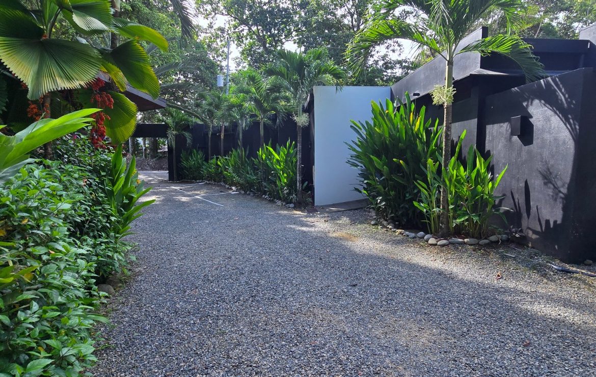 HOTEL PROPERTY WITH TEN BEDROOM AND POOL, IN OJOCHAL – 0.44 ACRES