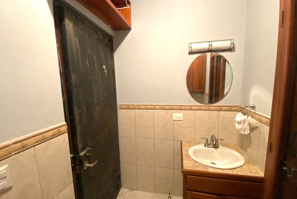 HOUSE WITH THREE BEDROOMS AND MOUNTAINS VIEWS, IN OJOCHAL – 1.8 ACRES