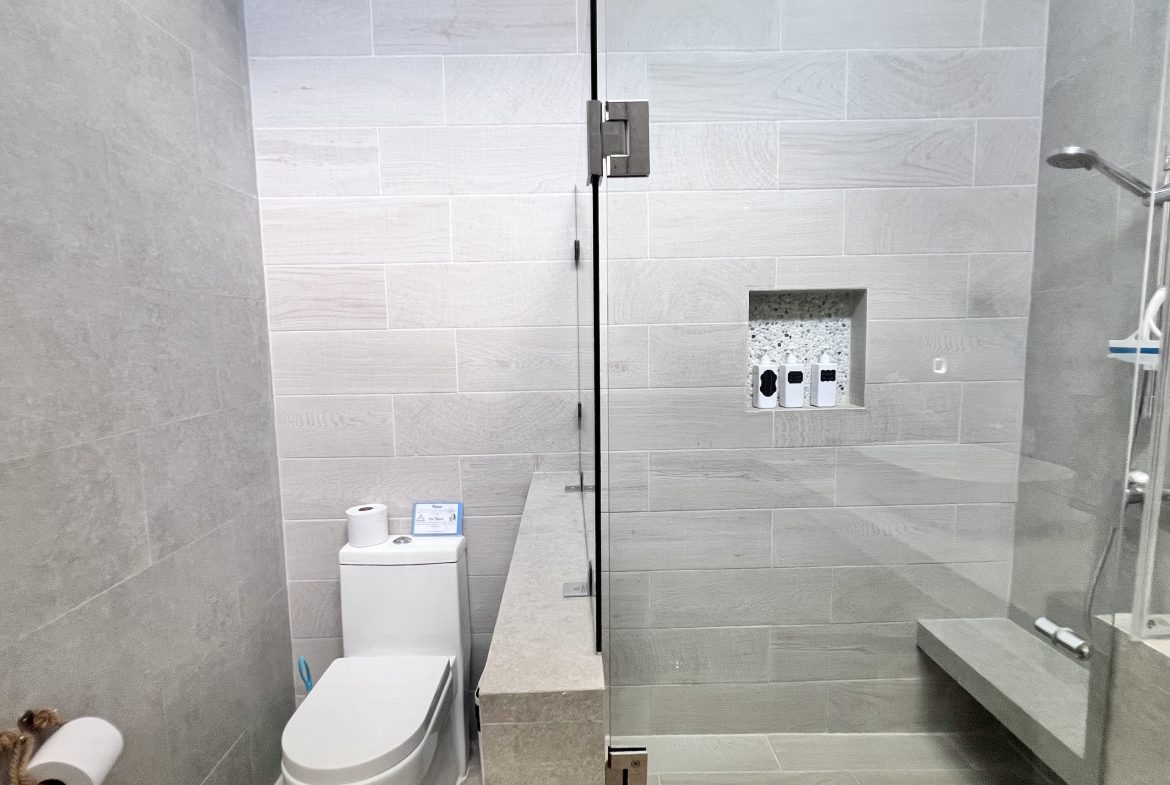 VILLA TORTUGA IN GATED COMMUNITY NEAR TO QUEPOS CENTER  – 0.08 ACRES
