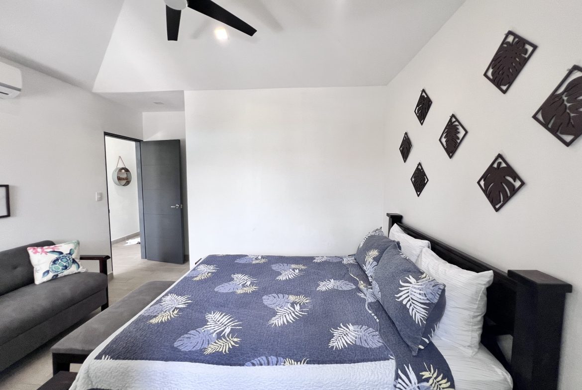VILLA TORTUGA IN GATED COMMUNITY NEAR TO QUEPOS CENTER  – 0.08 ACRES