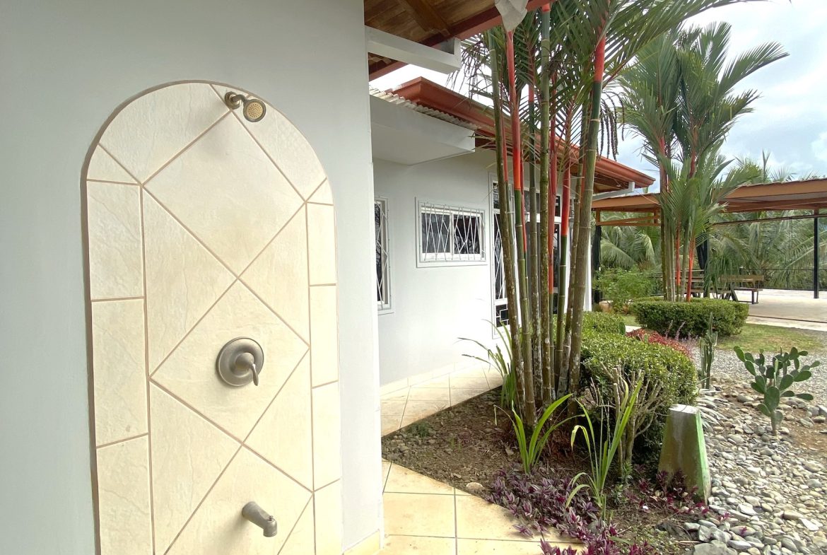 HOUSE WITH THREE BEDROOMS AND MOUNTAINS VIEWS, IN OJOCHAL – 1.8 ACRES