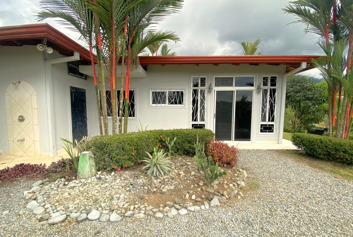 HOUSE WITH THREE BEDROOMS AND MOUNTAINS VIEWS, IN OJOCHAL – 1.8 ACRES
