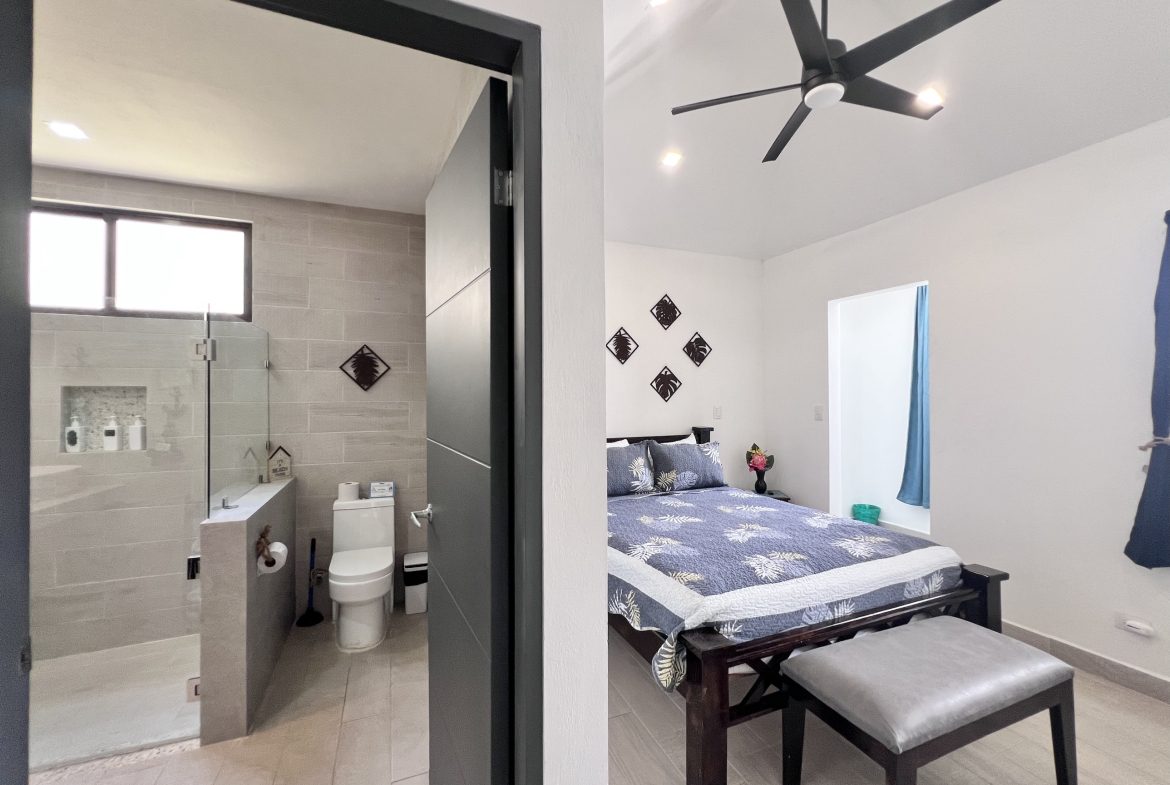 VILLA TORTUGA IN GATED COMMUNITY NEAR TO QUEPOS CENTER  – 0.08 ACRES