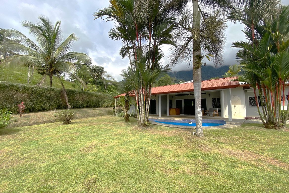 HOUSE WITH THREE BEDROOMS AND MOUNTAINS VIEWS, IN OJOCHAL – 1.8 ACRES