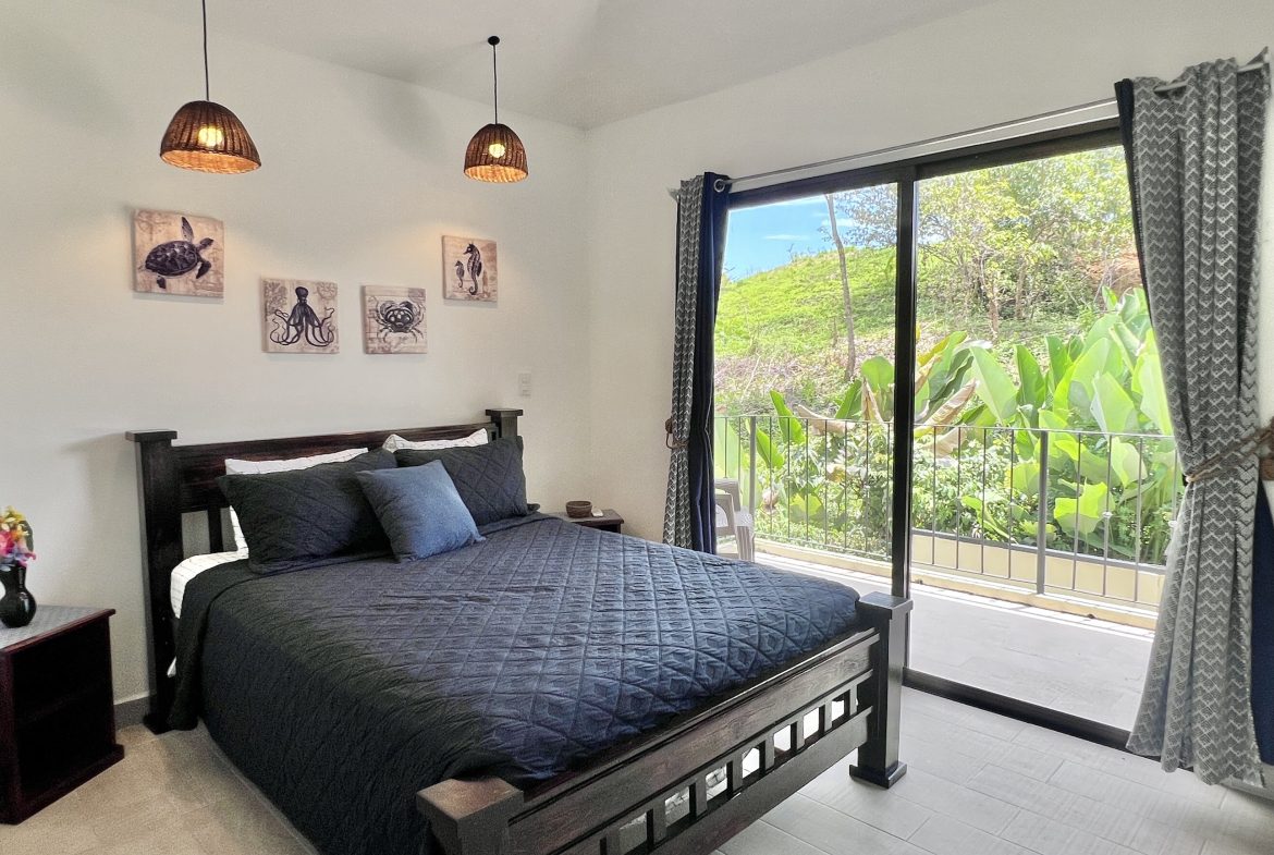 VILLA TORTUGA IN GATED COMMUNITY NEAR TO QUEPOS CENTER  – 0.08 ACRES