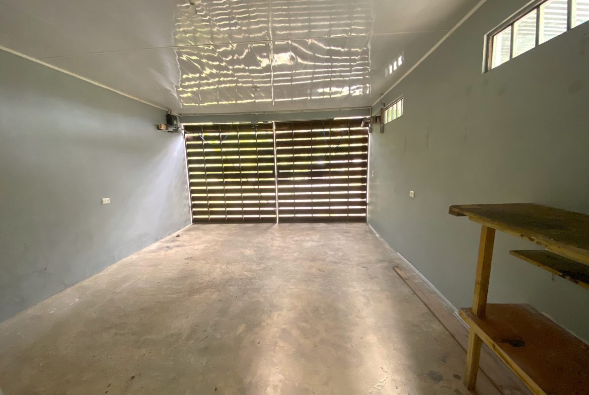 HOUSE WITH THREE BEDROOMS AND MOUNTAINS VIEWS, IN OJOCHAL – 1.8 ACRES