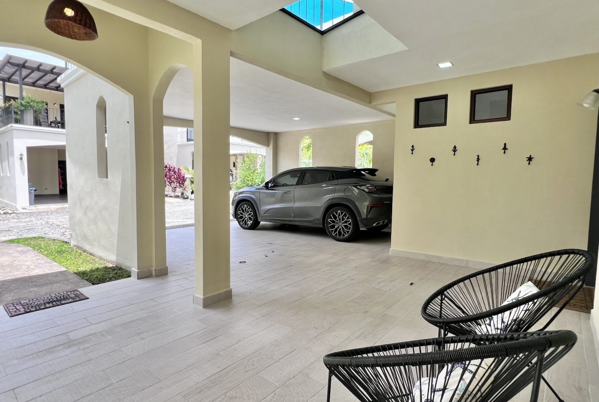 VILLA TORTUGA IN GATED COMMUNITY NEAR TO QUEPOS CENTER  – 0.08 ACRES