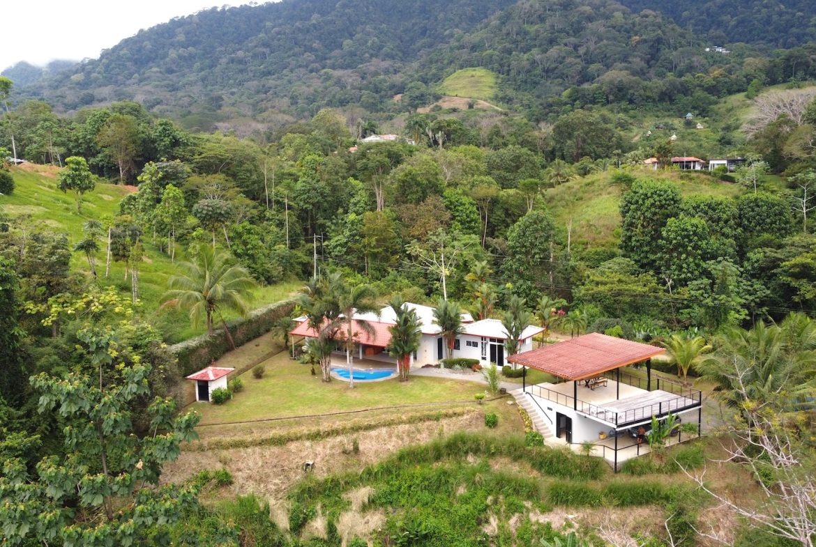 HOUSE WITH THREE BEDROOMS AND MOUNTAINS VIEWS, IN OJOCHAL – 1.8 ACRES