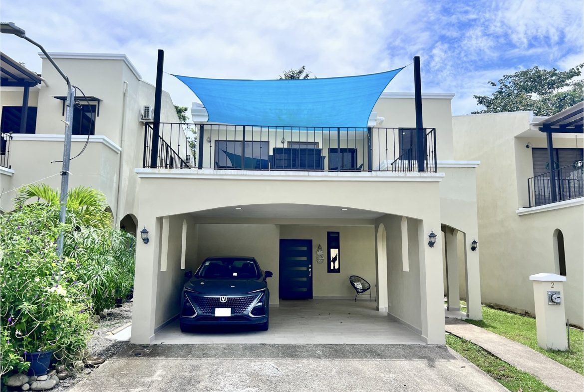 VILLA TORTUGA IN GATED COMMUNITY NEAR TO QUEPOS CENTER  – 0.08 ACRES