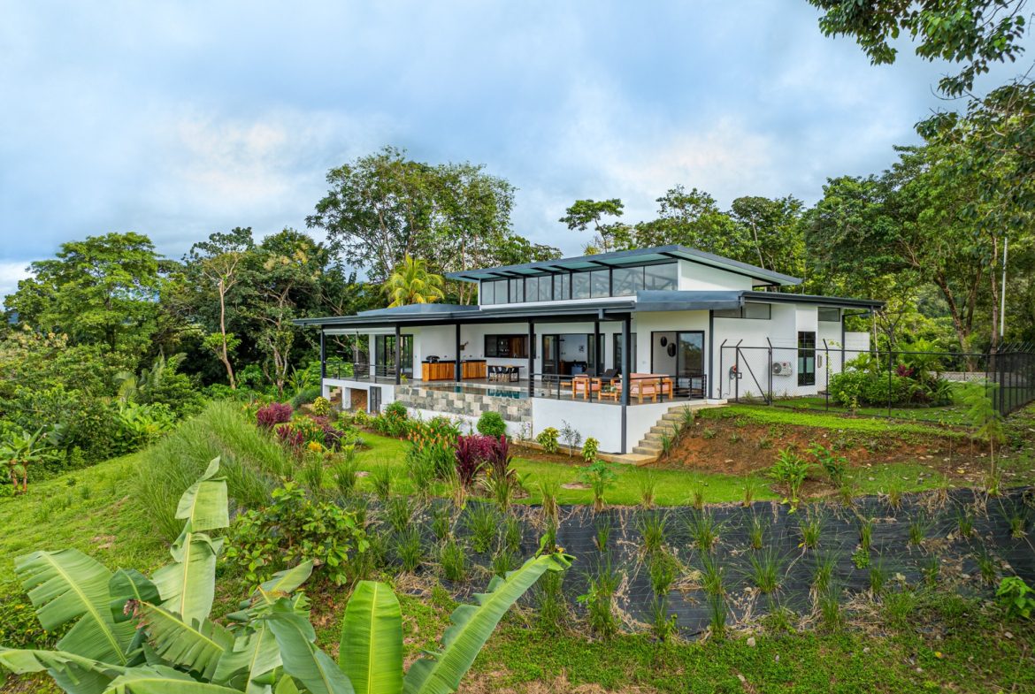 LUXURY PROPERTY WITH SOLAR POWERED AND VALLEY VIEWS, IN TRES RIOS – 11. 7 ACRES, Uvita, Costa Rica — photo 3