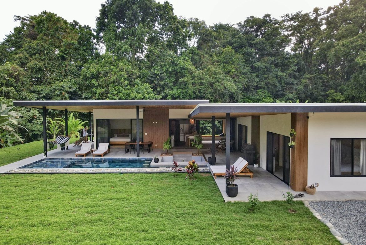 LUXURY PROPERTY WITH TREES VIEWS, IN OJOCHAL – 1.8 ACRES, Uvita, Costa Rica — photo 4