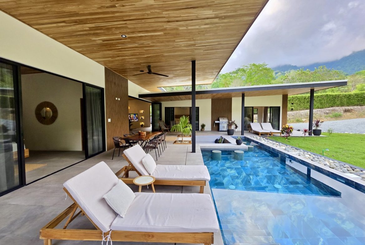 LUXURY PROPERTY WITH TREES VIEWS, IN OJOCHAL – 1.8 ACRES, Uvita, Costa Rica — photo 6