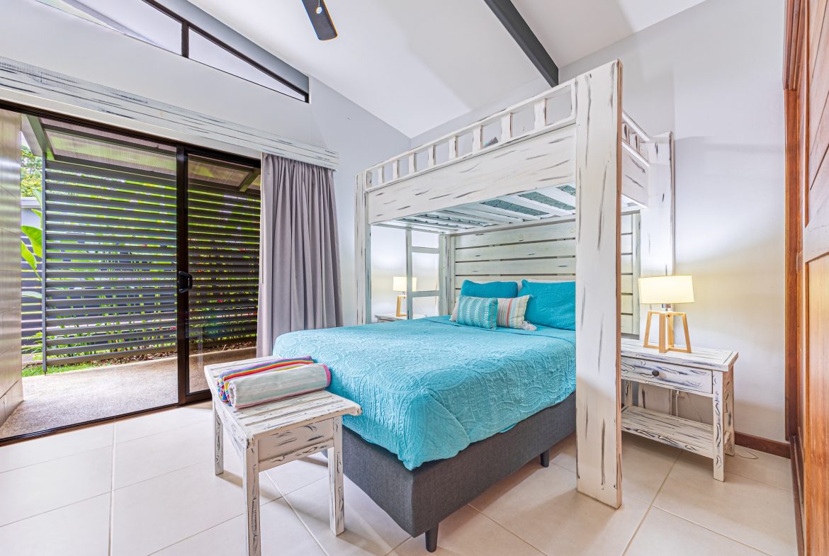 PROPERTY WITH TWO BEDROOM AND COVERED PATIO, IN UVITA – 0.11 ACRES