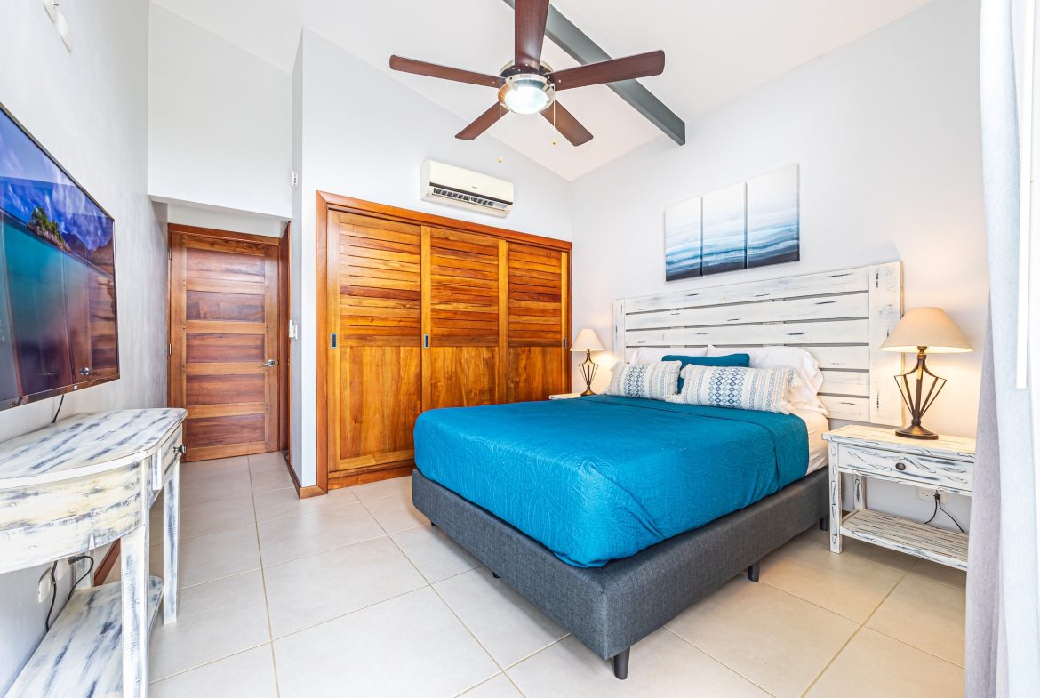 PROPERTY WITH TWO BEDROOM AND COVERED PATIO, IN UVITA – 0.11 ACRES