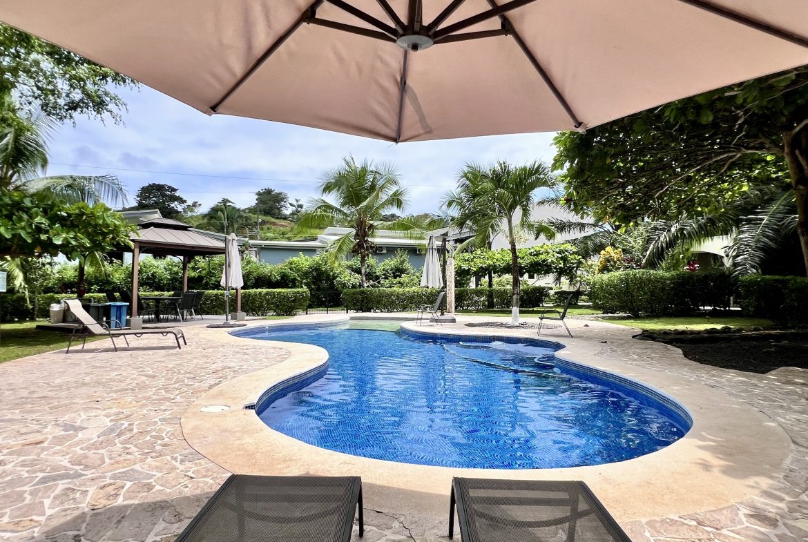 VILLA TORTUGA IN GATED COMMUNITY NEAR TO QUEPOS CENTER  – 0.08 ACRES